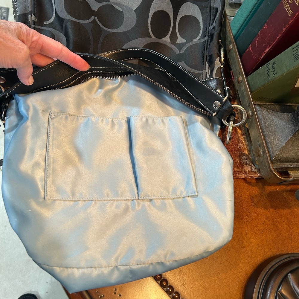 Coach Signature Zoe Hobo EUC - Picture 8 of 12